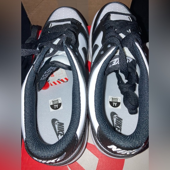 Nike Dunks Low Panda - Picture 3 of 6